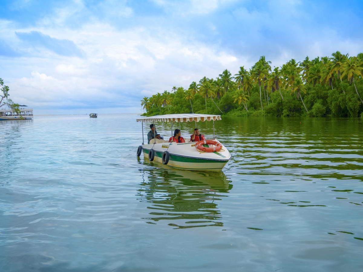 Isola Di Cocco Ayurvedic Beach Resort Poovar Buitenkant foto